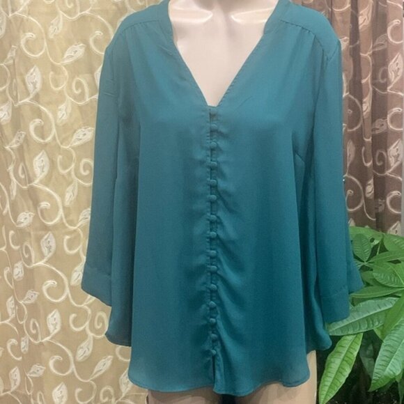 🔴SOLD🔴 Torrid Green Blouse - Picture 1 of 4
